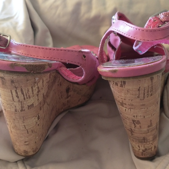 BRECKELLE'S Pink peep toe wedge platforms - Picture 5 of 7